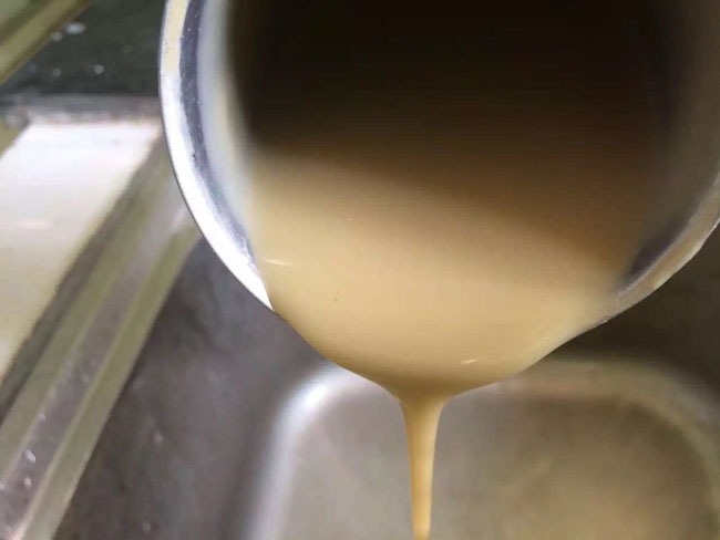 鉆井膨潤(rùn)土和水的配比成功，比例為1:3