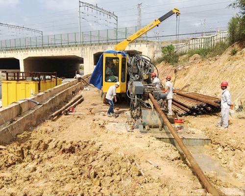 非開(kāi)挖定向穿越施工