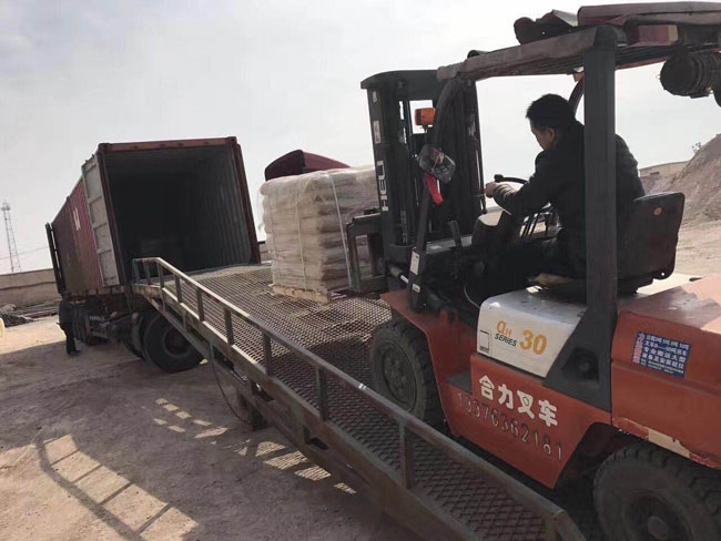 膨潤(rùn)土 膨潤(rùn)土